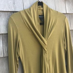 Classy 3/4 sleeve drape top